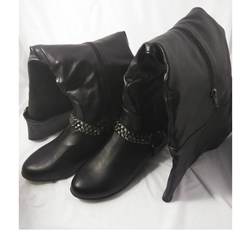 Vangelo black with Brass Accents .. New..